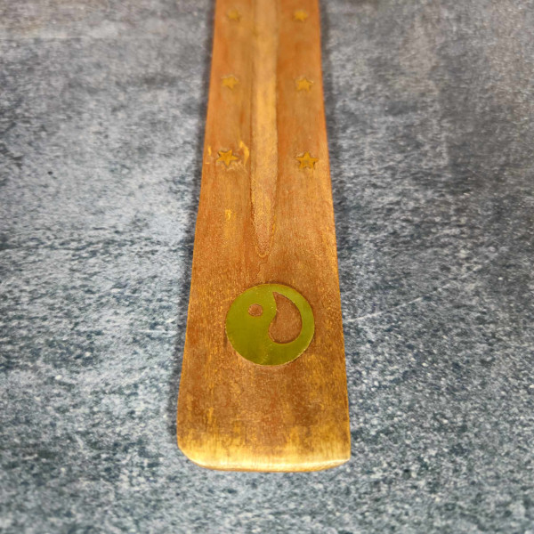 Porte-encens en bois de manguier avec sigle en laiton