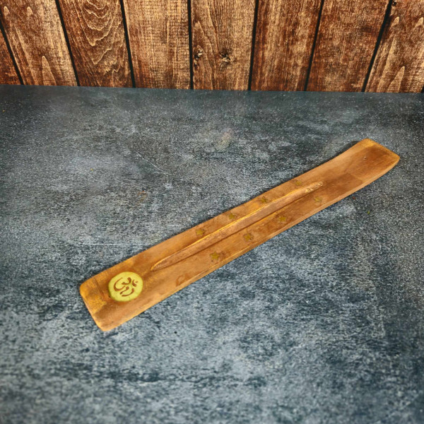 Porte-encens en bois de manguier avec sigle "Om" en laiton