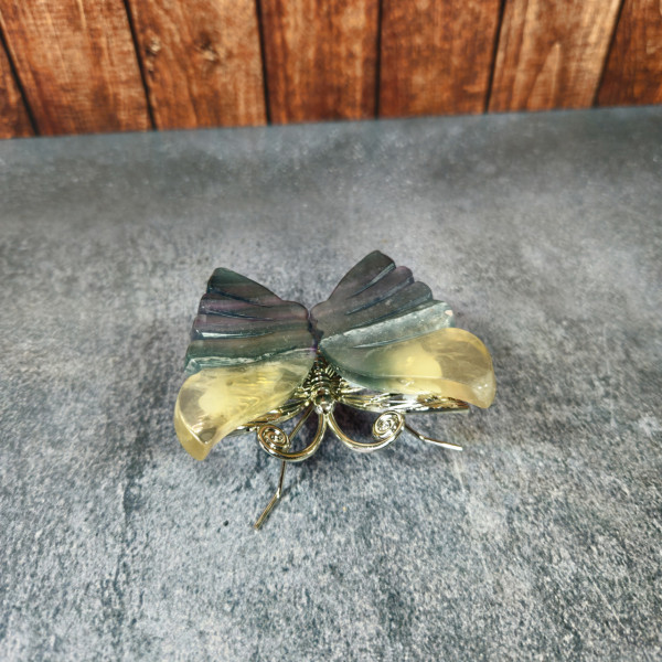 Papillon en Fluorine Multicolore – Pierre d’équilibre et de clarté