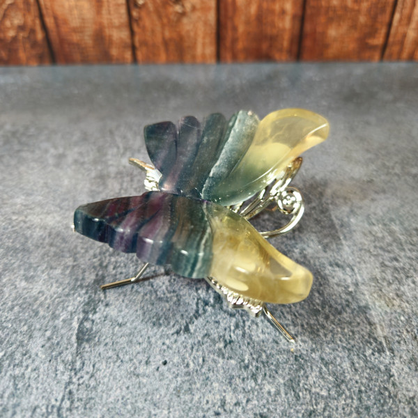 Papillon en Fluorine Multicolore – Pierre d’équilibre et de clarté