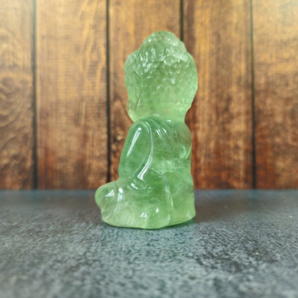 Bouddha en Fluorine Verte – Statuette naturelle de paix et de protection