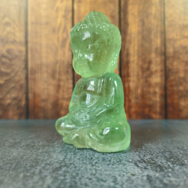 Bouddha en Fluorine Verte – Statuette naturelle de paix et de protection