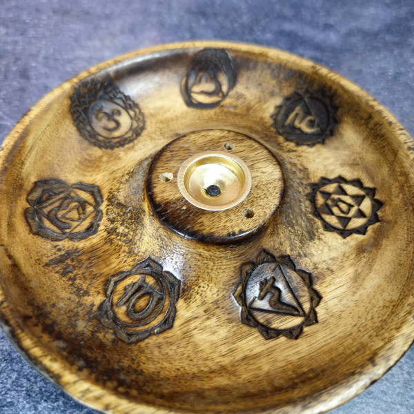 Porte-encens en bois avec symboles des 7 chakras et support pour cônes