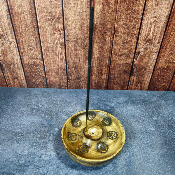 Porte-encens en bois avec symboles des 7 chakras et support pour cônes