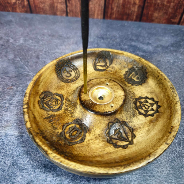 Porte-encens en bois avec symboles des 7 chakras et support pour cônes