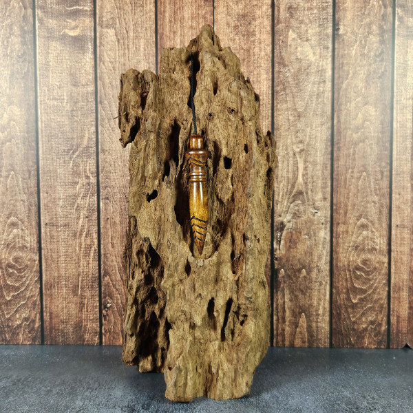 Pendule de radiesthésie Thot en chêne verni foncé suspendu