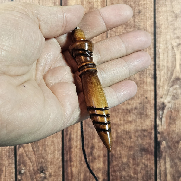 Pendule Thot en Padouk – Divination & Énergie Positif