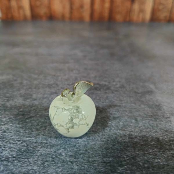 Pomme en Howlite Blanche