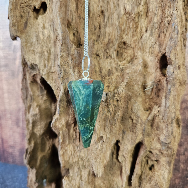 Pendule en pierre de Jaspe Sanguin