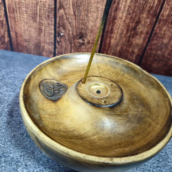 Porte-encens en bois disque "Om" – Support pour bâtons et cônes