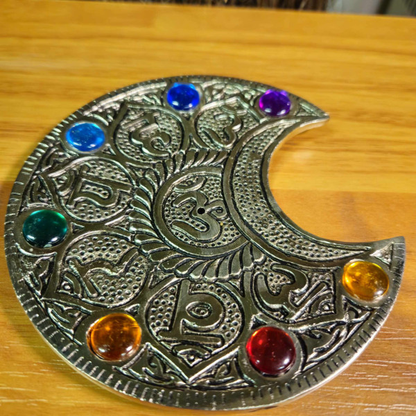 Porte-encens en forme de lune avec pierres des 7 chakras en aluminium