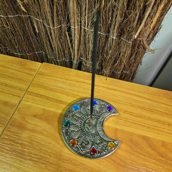 Porte-encens en forme de lune avec pierres des 7 chakras en aluminium