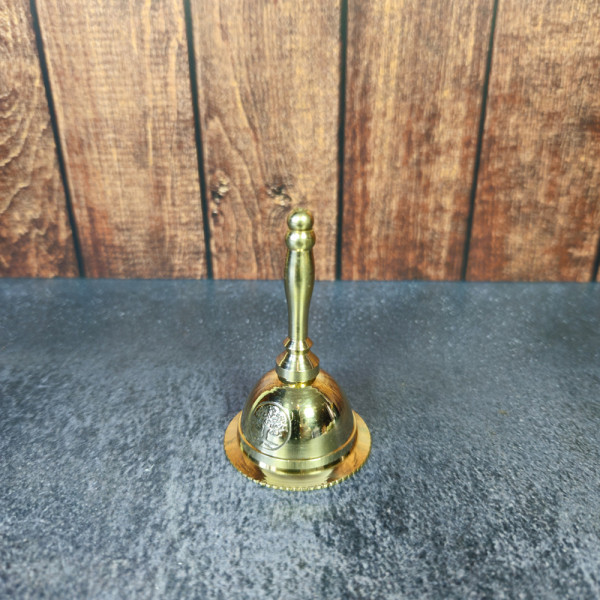 Vue frontale de la clochette spirituelle Arbre de Vie en laiton, accessoire énergétique pour autel zen