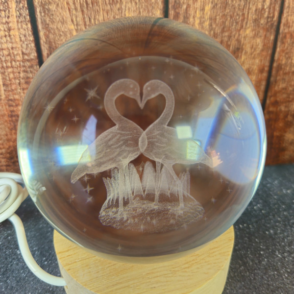 Détail gravure 3D cygnes amour – veilleuse LED décorative à lumière chaude