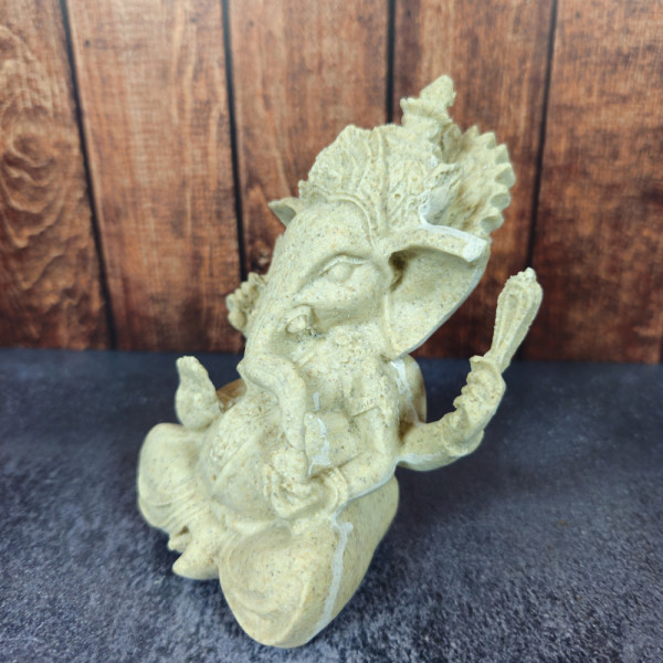 Statue Ganesh gris profil décoration spirituelle hindoue symbole sagesse chance protection maison