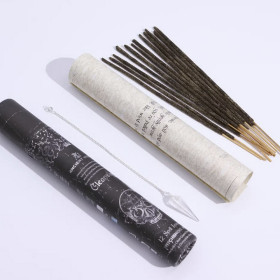 Encens purification maison avec pendule cristal de roche dans kit ésotérique complet de rituel énergétique