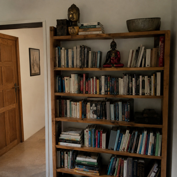 statue bouddha étagère bibliothèque décoration zen intérieure maison