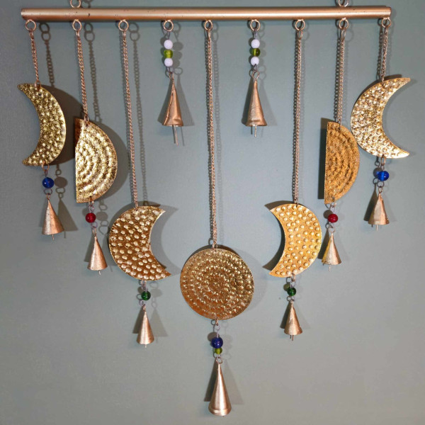 Carillon indien en laiton représentant les phases de la lune – Élégance artisanale pour votre intérieur