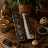Encens Tourmaline noire et santal en ambiance zen pour méditation, protection et équilibre
