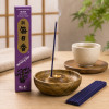 Encens Morning Star Musc en rituel détente avec thé et porte-encens en bois