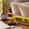 Encens Morning Star Patchouli en rituel détente avec thé et porte-encens en bois