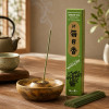Encens Morning Star Thé vert allumé dans une ambiance japonaise zen avec théière