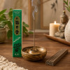 Encens Morning Star Sauge Blanche en combustion dans une ambiance zen avec Bouddha