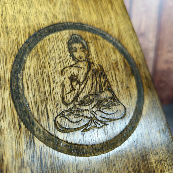 Support téléphone bois sculpté - Bouddha, paix et sérénité