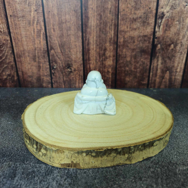 Statuette de Bouddha en howlite blanche