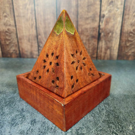 La Pyramide à cônes d'encens