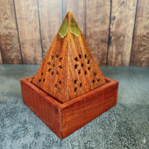 La Pyramide à cônes d'encens