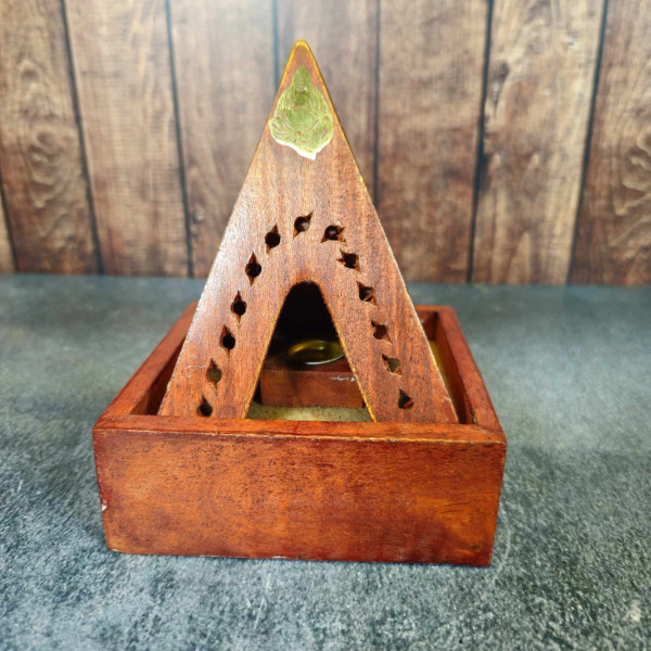 La Pyramide à cônes d'encens