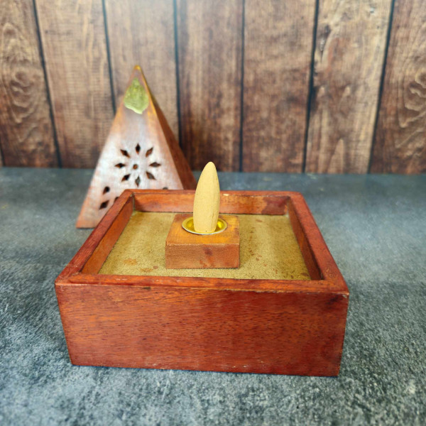La Pyramide à cônes d'encens