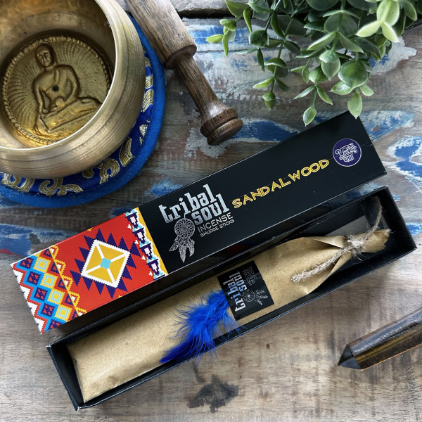 Encens Tribal Soul Bois de Santal emballé dans sa boîte décorative, idéal à offrir