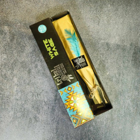 Encens purifiant sauge blanche en action : la fumée sacrée chasse les énergies négatives