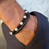 Bracelet homme artisanal en cuir noir et pierres naturelles – alliance de sérénité, protection et raffinement